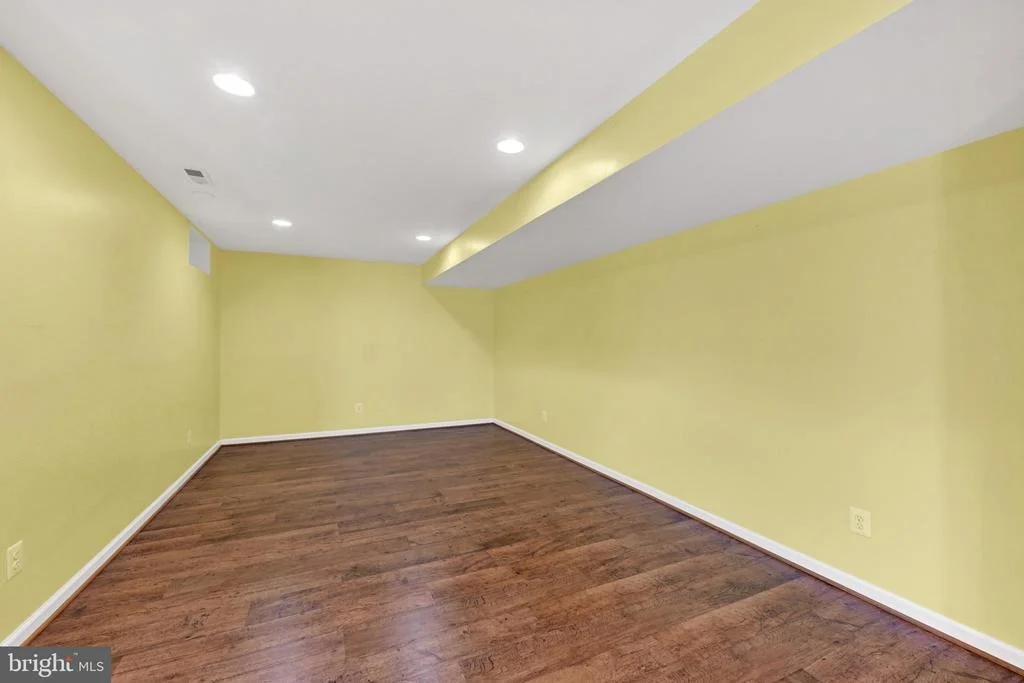 Photo of 1420 MOONSHADOW ROAD