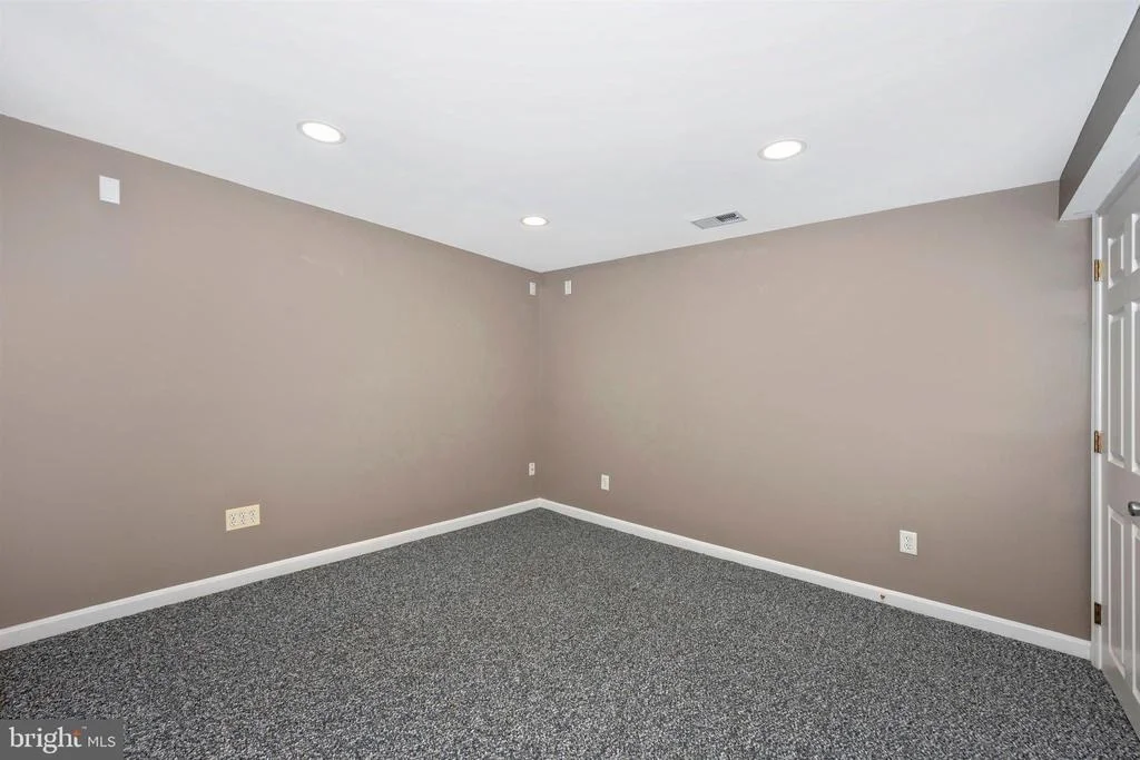 Photo of 25805 RIDGE ROAD