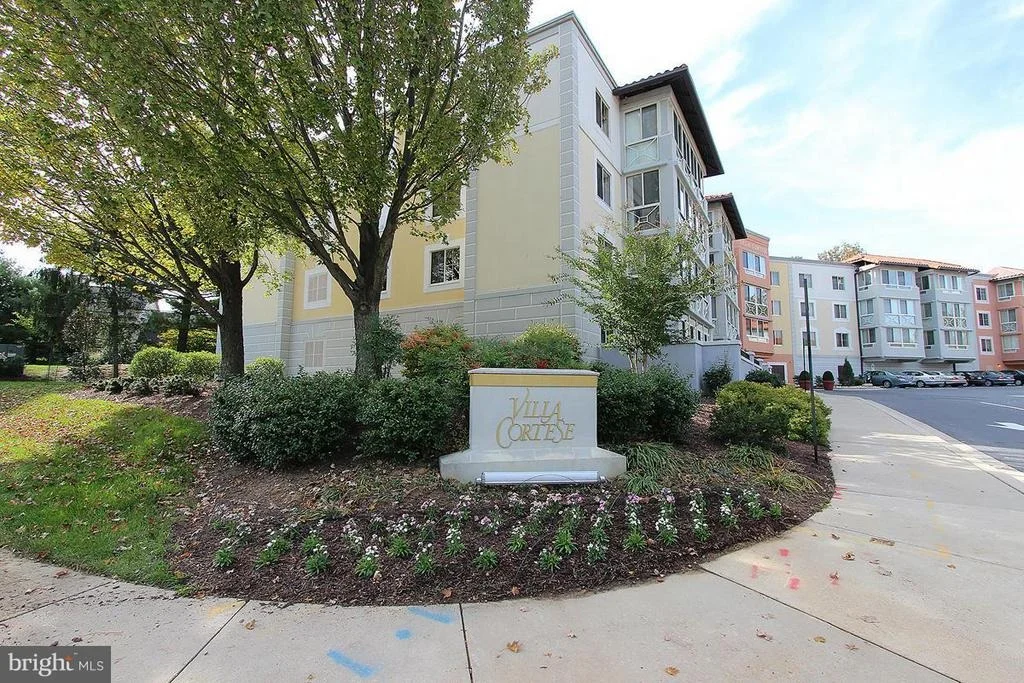 Photo of Unit 304 at 14800 PENNFIELD CIRCLE