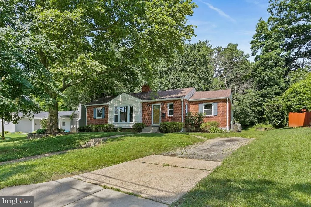 Photo of 1128 W NOLCREST DRIVE