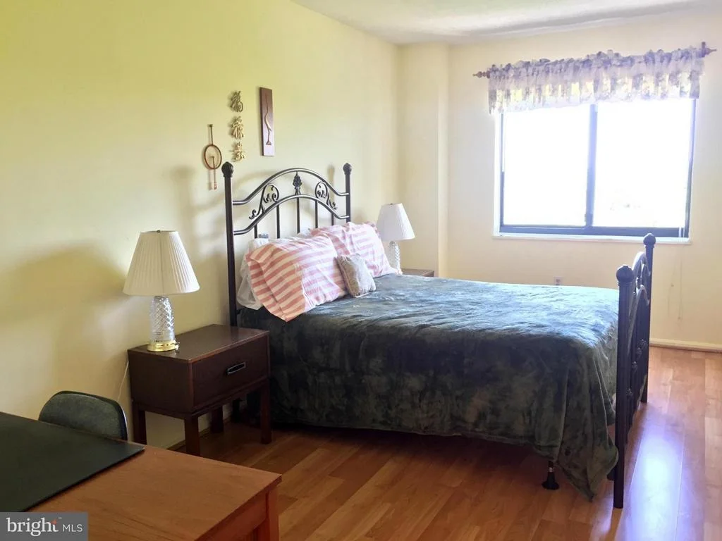 Photo of Unit 11015 at 15101 INTERLACHEN DRIVE