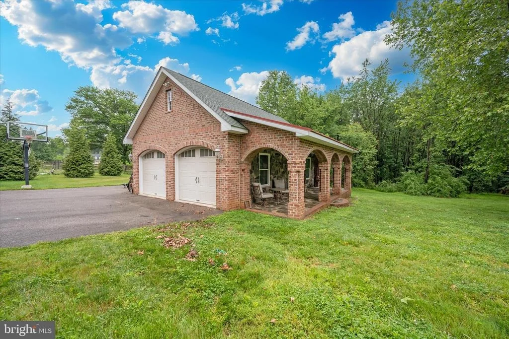 Photo of 18400 NEW CUT ROAD