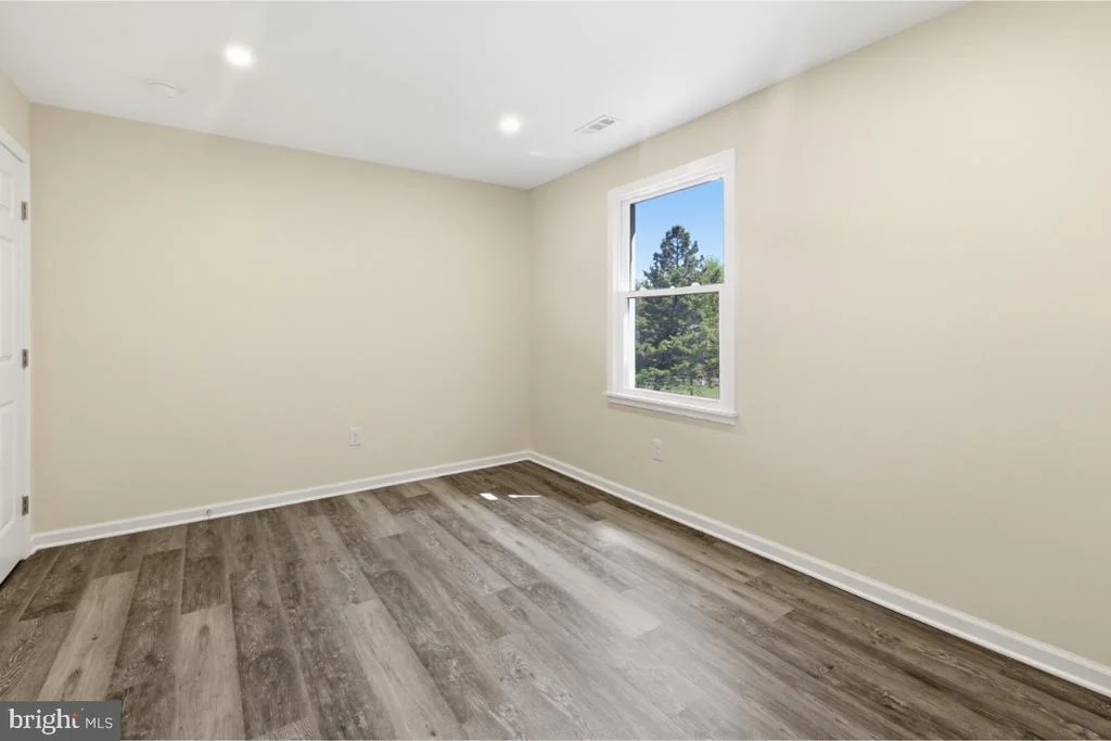 Photo of 24823 CUTSAIL DRIVE