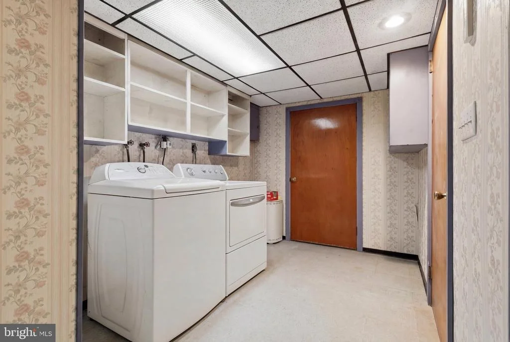 Photo of 5893 AMBAU ROAD