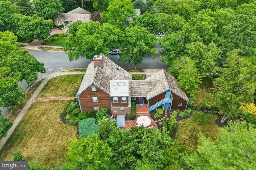 Photo of 355 BROADVIEW LANE