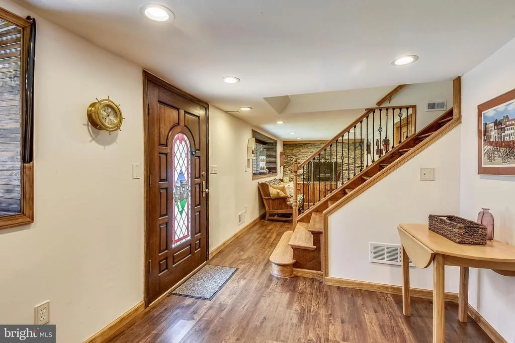 Photo of 9919 MACARTHUR BOULEVARD