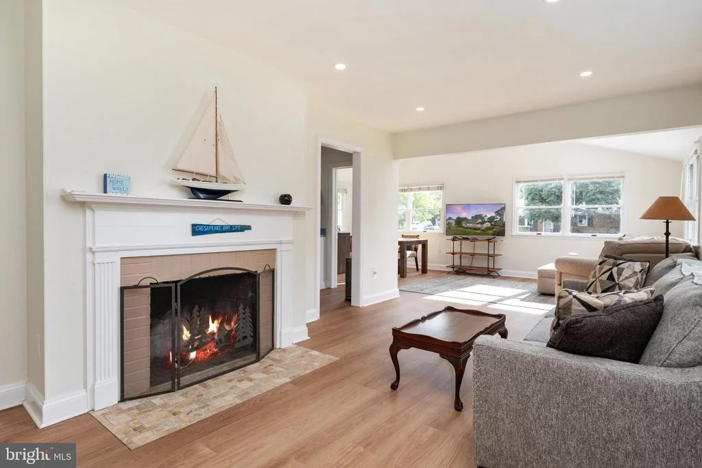 Photo of 812 BAY VIEW DRIVE