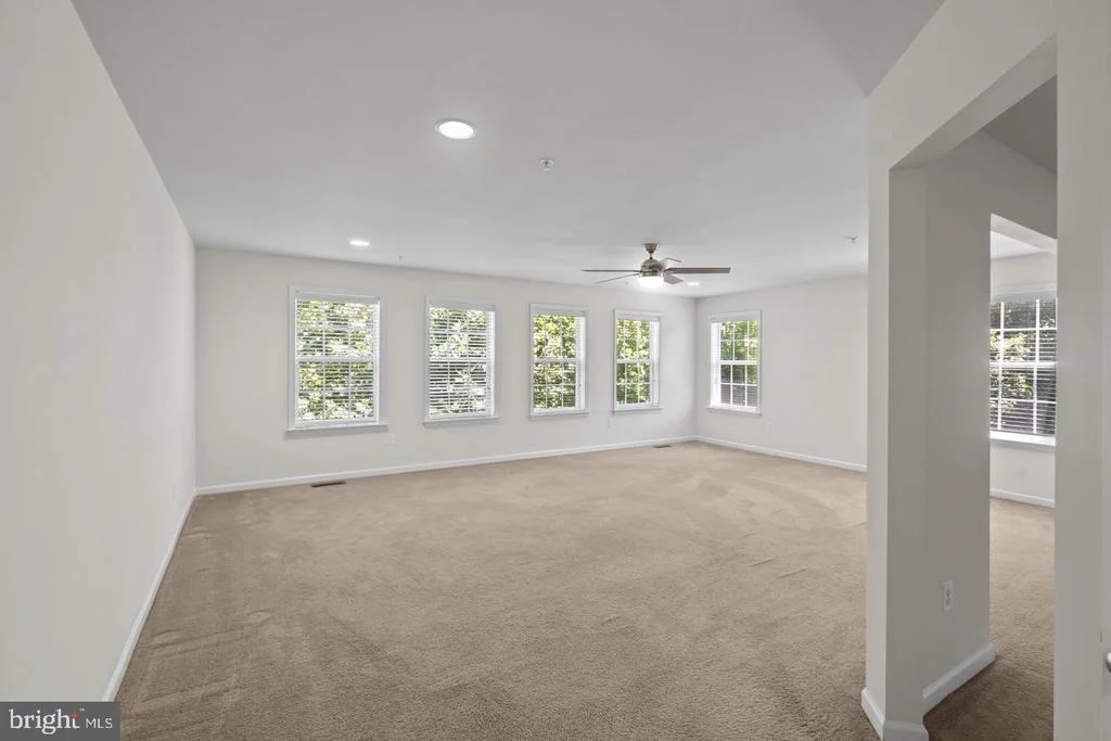 Photo of 9613 MANOR OAKS VIEW