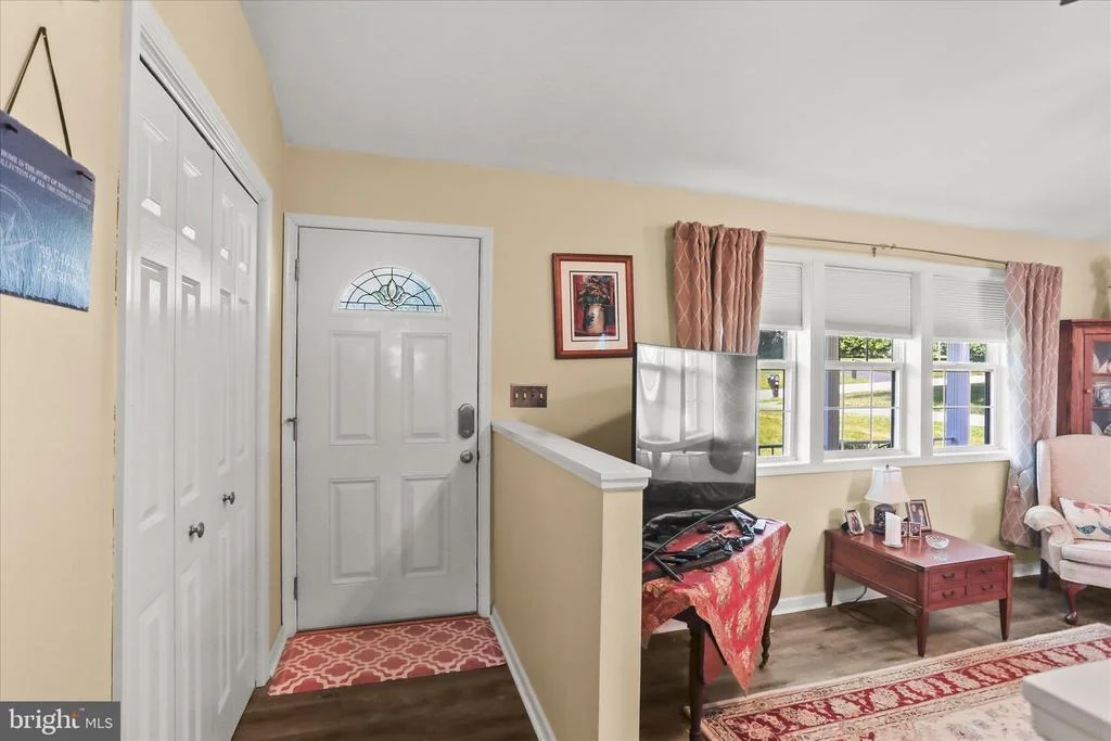 Photo of 17 ECKER AVENUE