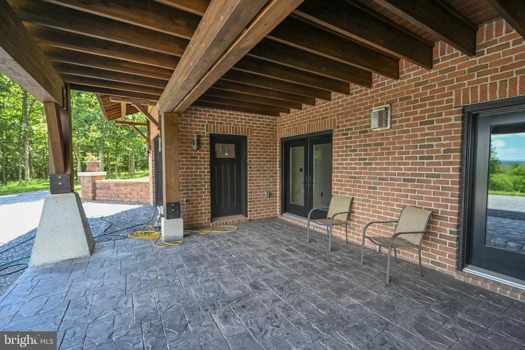 Photo of 415 NAZELROD ROAD