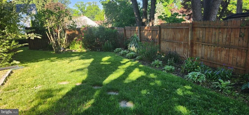 Photo of 635 LUKENS AVENUE
