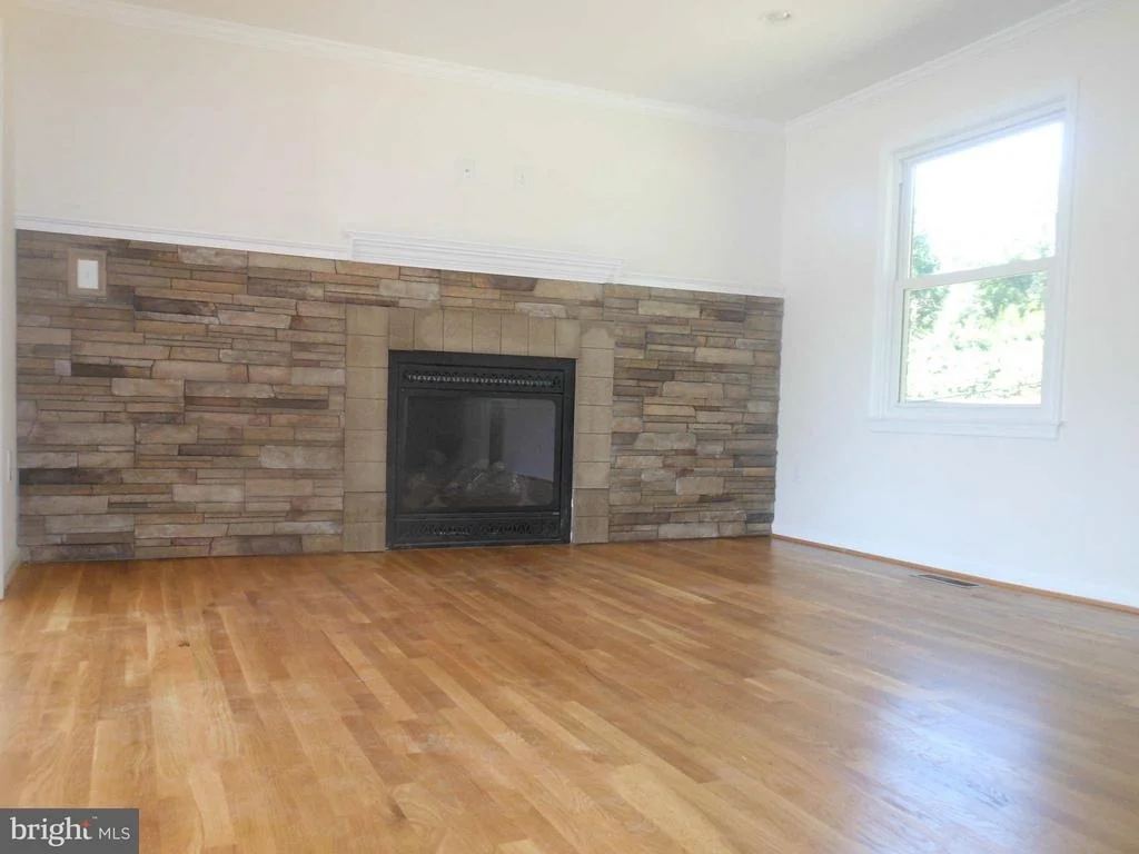Photo of 3905 QUEEN MARY DRIVE