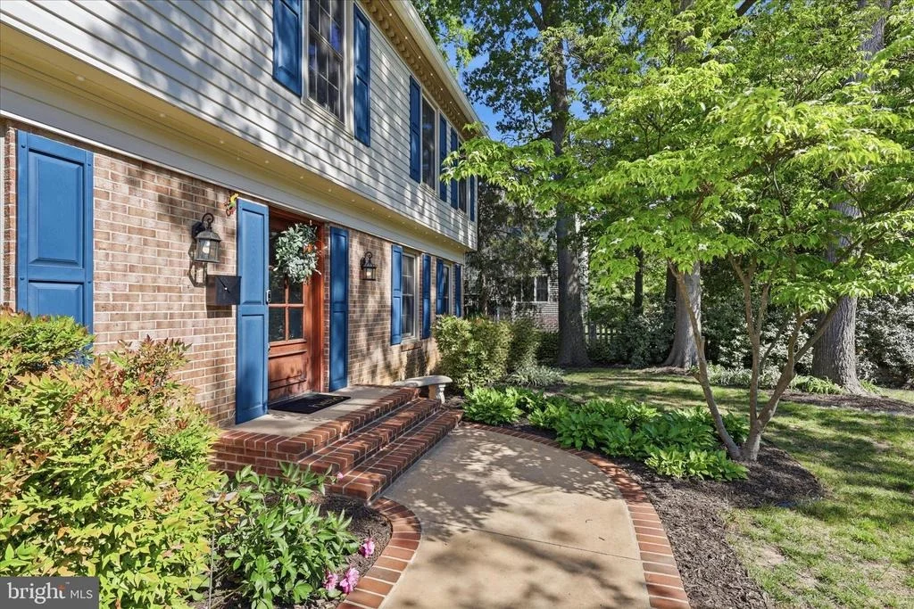 Photo of 8604 RIVERSIDE ROAD