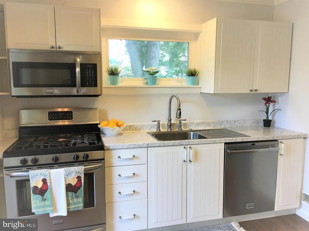 Photo of 1033 MARKSWORTH ROAD