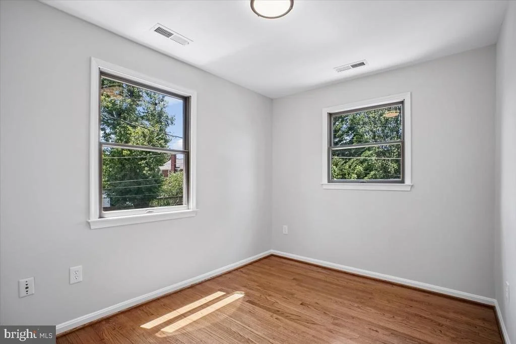 Photo of 6016 WILLIAMSBURG ROAD