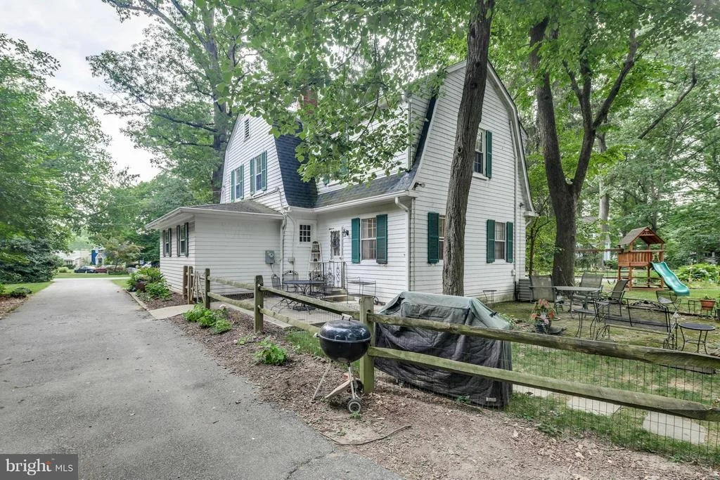 Photo of 122 OAK DRIVE
