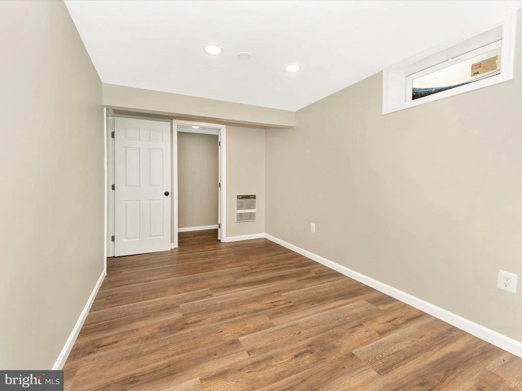 Photo of 2833 RODERICK ROAD