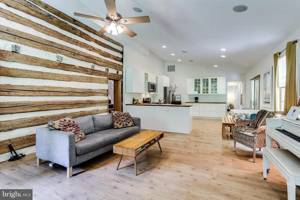 Photo of 828 WARREN ROAD