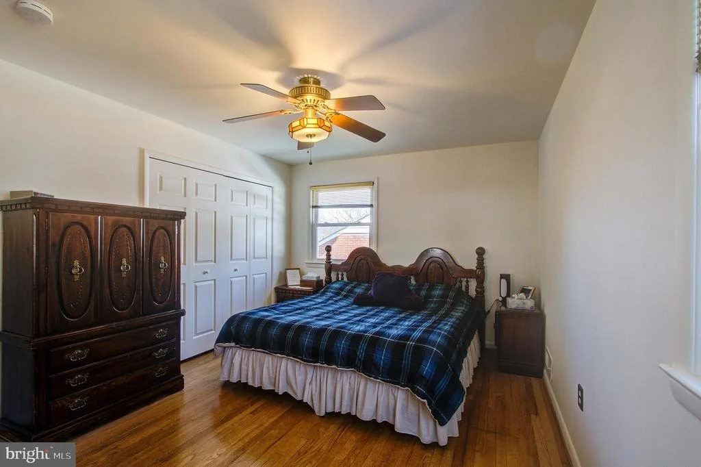 Photo of 606 BURNT MILLS AVENUE