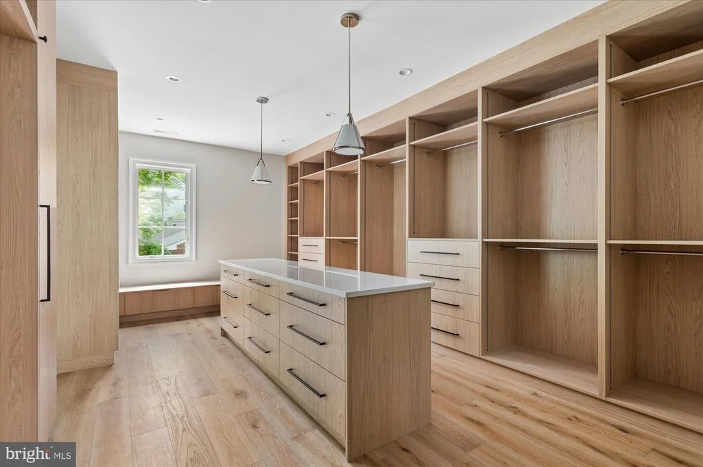 Photo of 1515 CRESTWOOD LANE