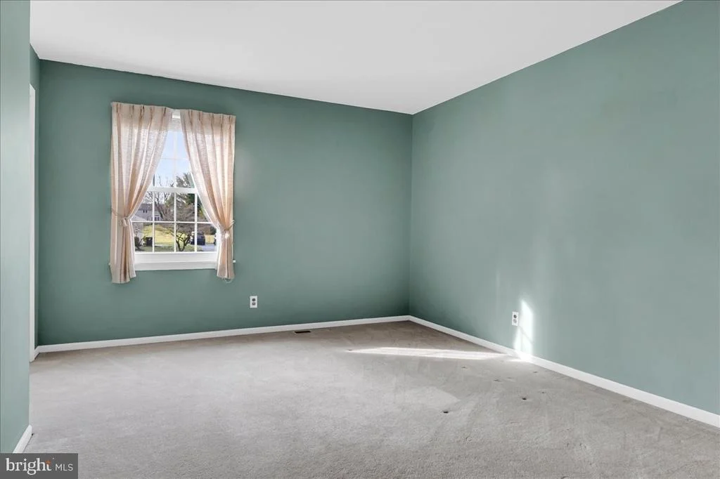 Photo of 47 TENBY CHASE DRIVE