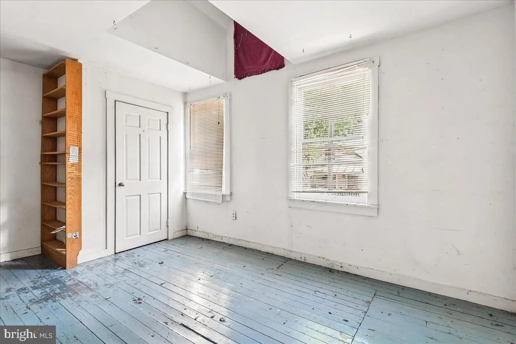 Photo of 8472 FREDERICK ROAD