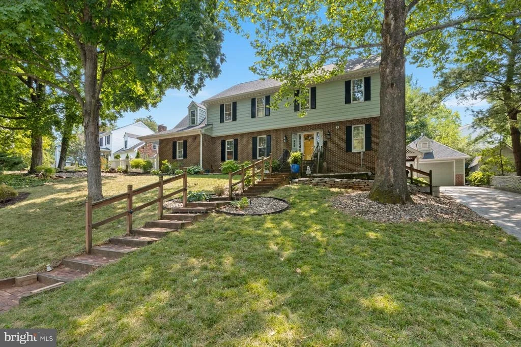 Photo of 608 BELLVIEW AVENUE