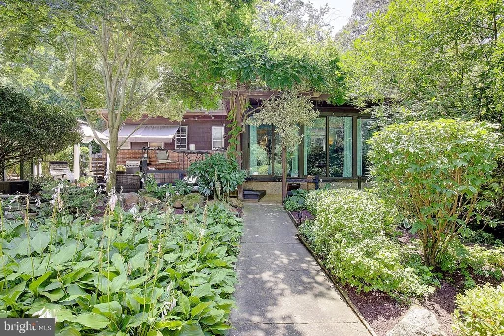 Photo of 1169 LATROBE DRIVE