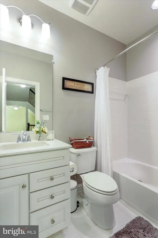 Photo of 20 MAXWELL SQUARE