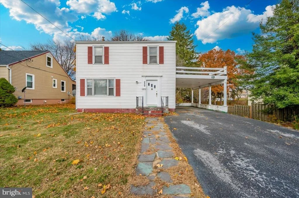 Photo of 239 DEVONSHIRE ROAD NE