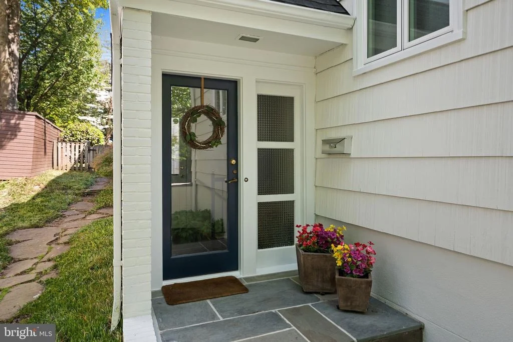 Photo of 7301 SUMMIT AVENUE