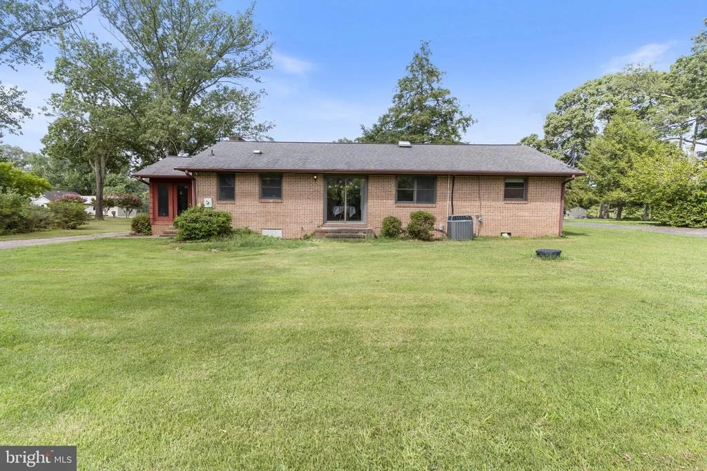 Photo of 5405 DUCLOS LANE