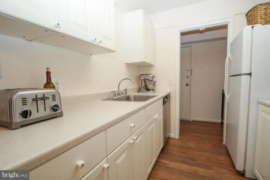 Photo of Unit 1B at 11658 STONEVIEW SQUARE