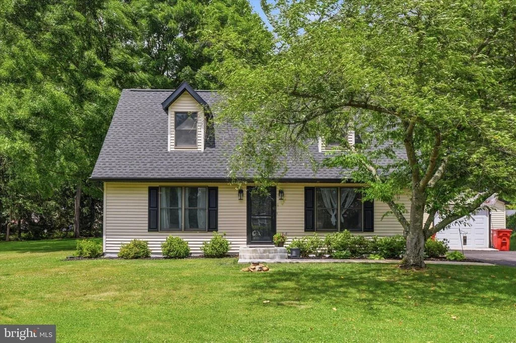 Photo of 115 JACKS MOUNTAIN ROAD