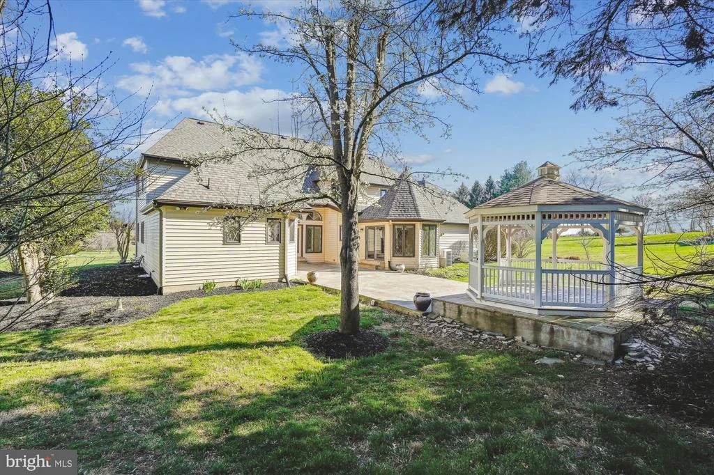 Photo of 18604 WILLOW OAK DRIVE