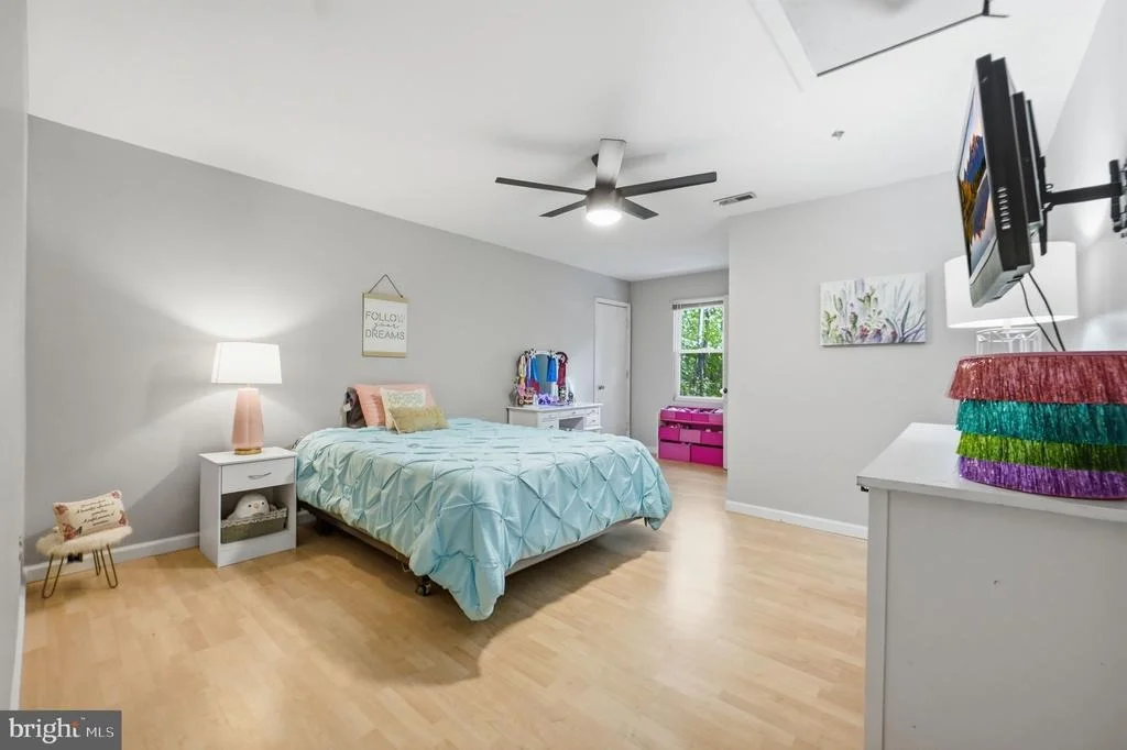 Photo of 5943 SNEED DRIVE