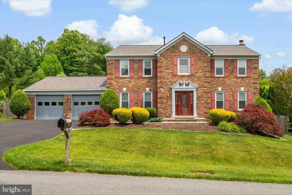 Photo of 14717 LAURELWOOD LANE