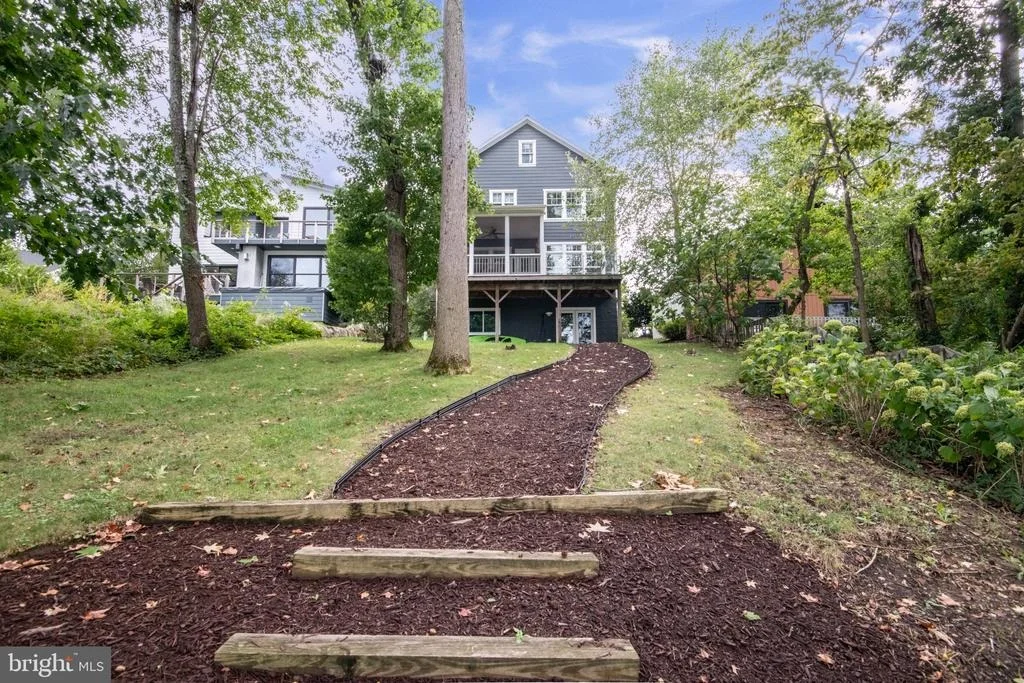 Photo of 108 CRESSTON ROAD