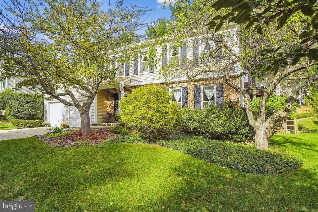Photo of 2427 HENSLOWE DRIVE