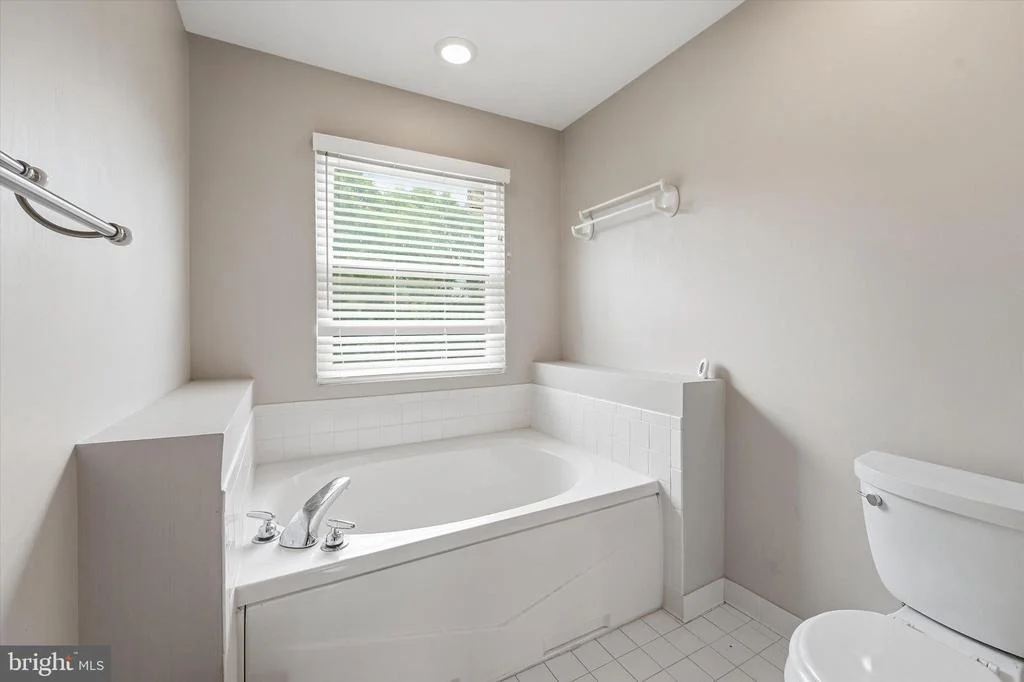 Photo of 2402 SHAKER LANE