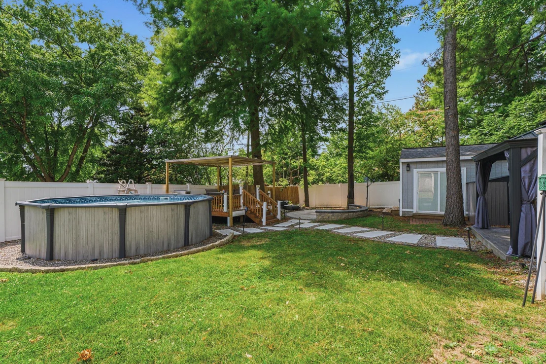 Photo of 4501 FOREST VIEW AVENUE
