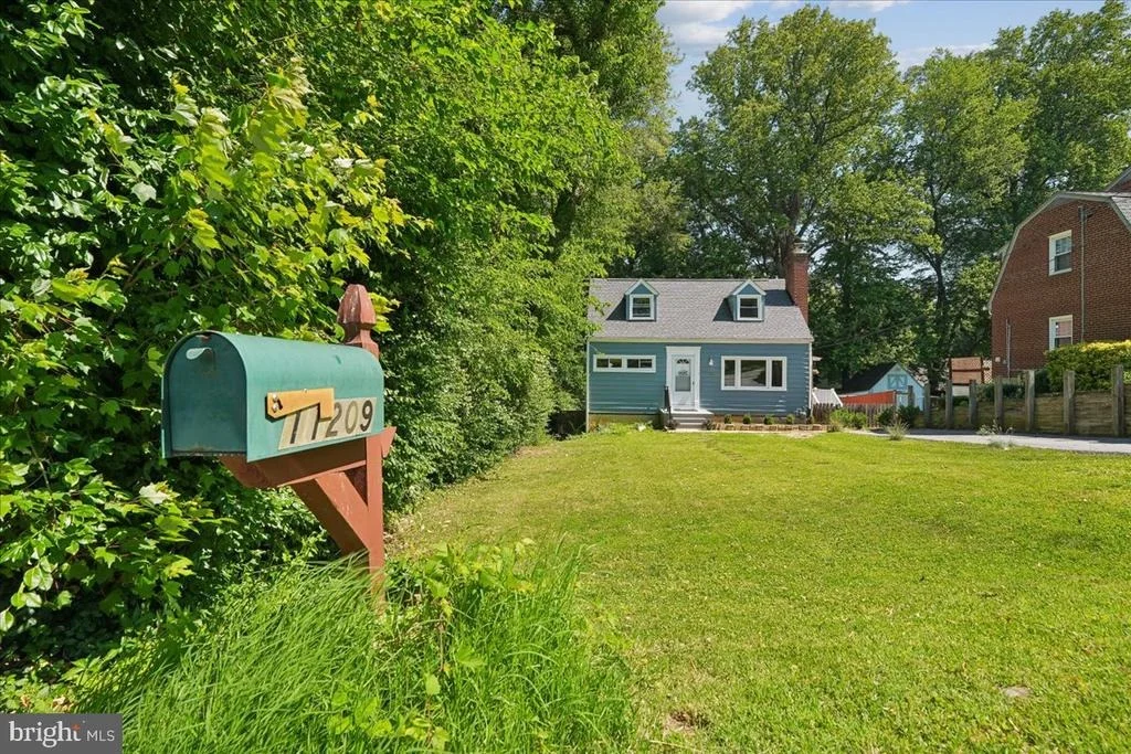 Photo of 11209 MIDVALE ROAD