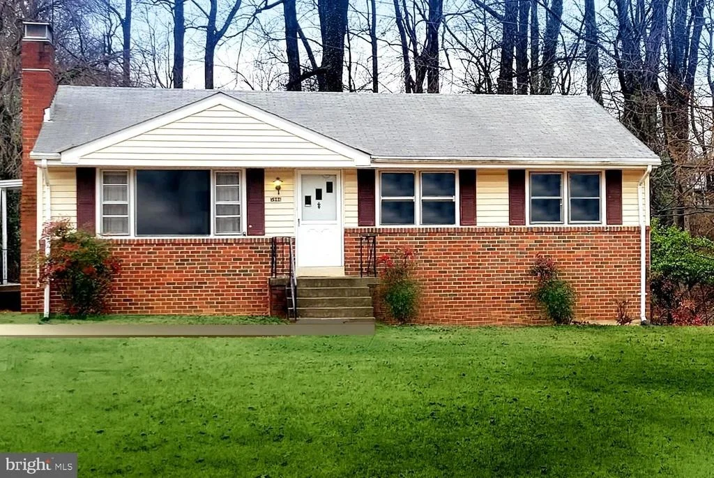 Photo of 5906 PARKWAY DRIVE