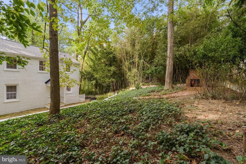 Photo of 8713 READING ROAD