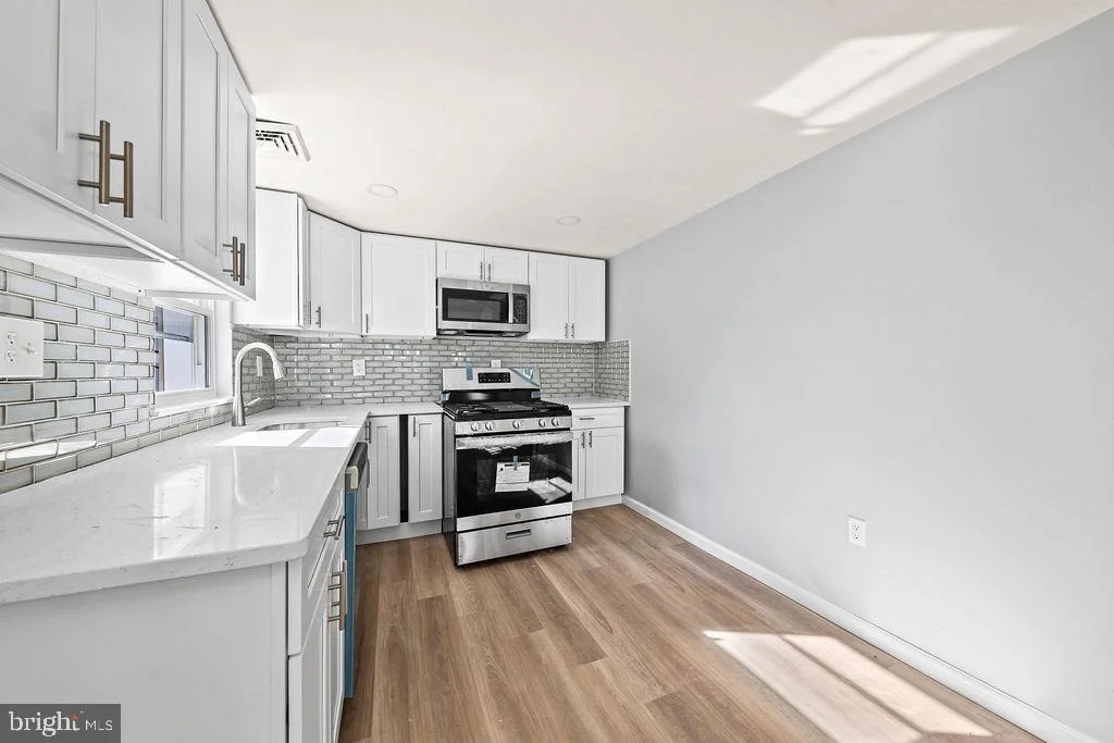 Photo of 408 W 3RD AVENUE
