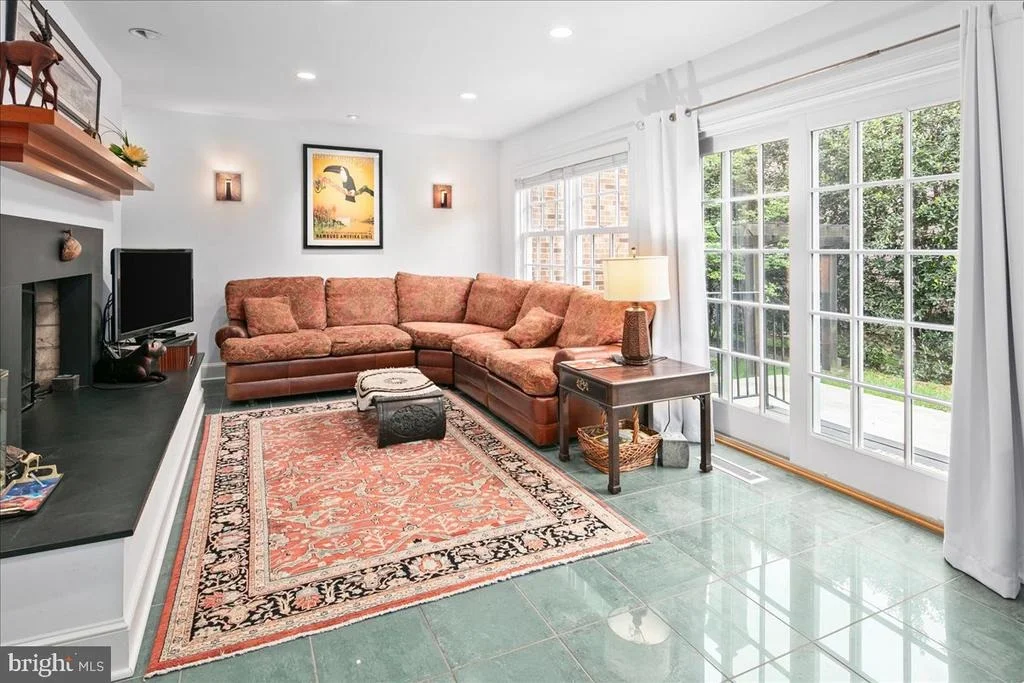 Photo of 9352 MOUNT VERNON CIRCLE