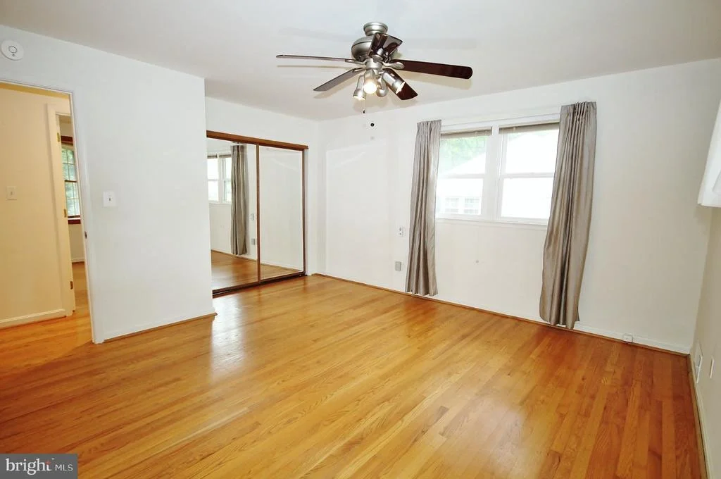 Photo of 5504 INVERCHAPEL ROAD