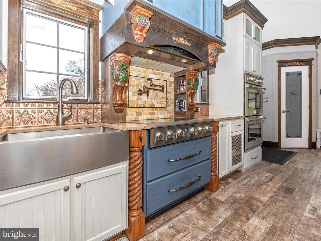 Photo of 11505 PLEASANT VALLEY ROAD