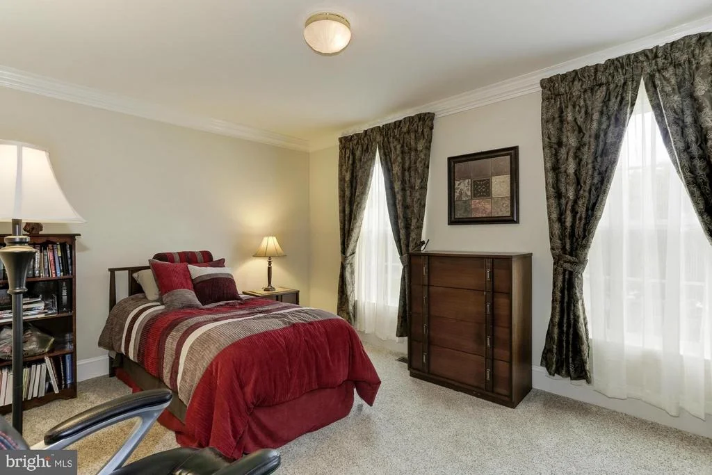 Photo of 5928 SPRING LEAF COURT