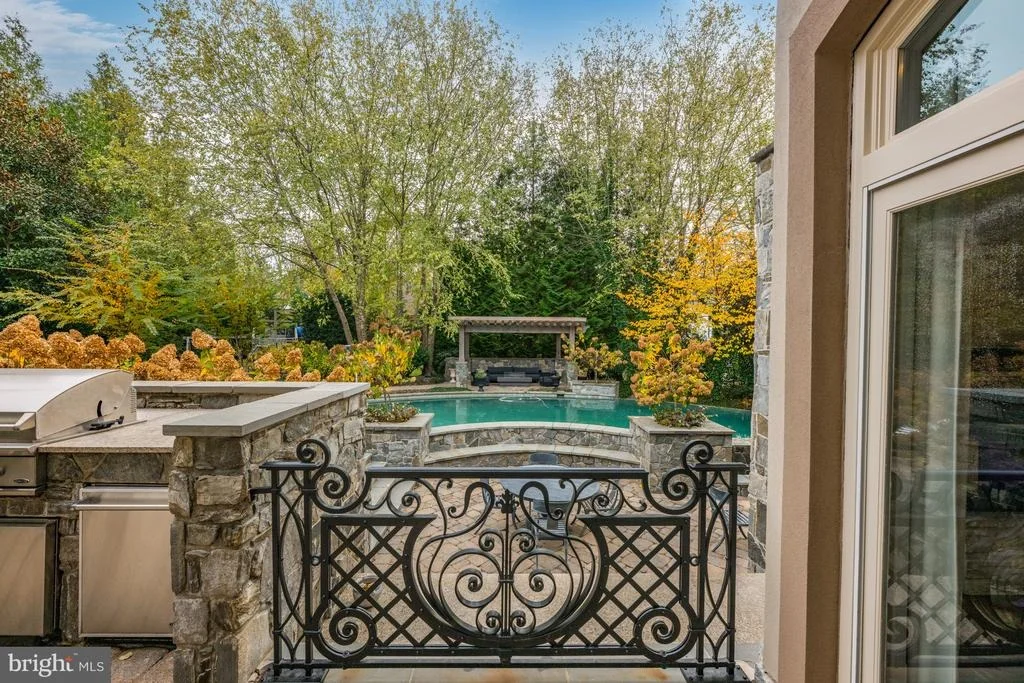 Photo of 8305 FOX HAVEN DRIVE